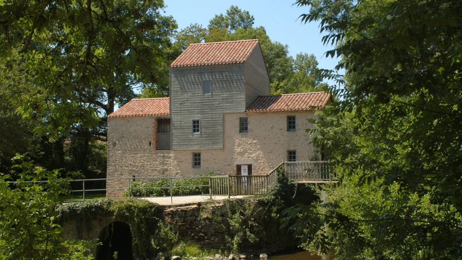 Rambourg Mill, Nesmy, Destination La Roche-sur-Yon