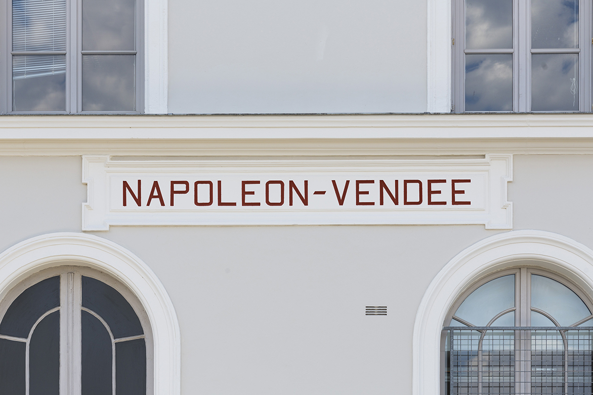 Et Napoléon créa