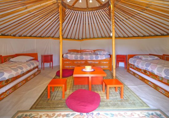 Yourte L&rsquo;Aloé avec piscine à la campagne à Thorigny en Vendée