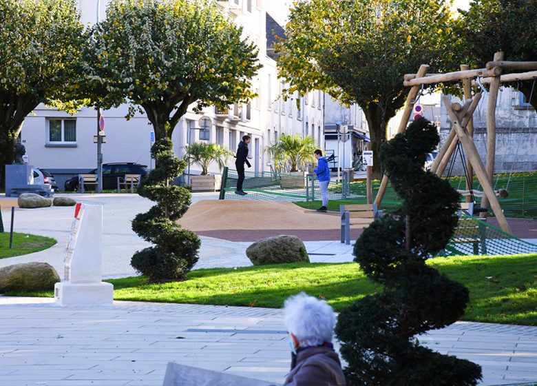 PLACE SIMONE VEIL