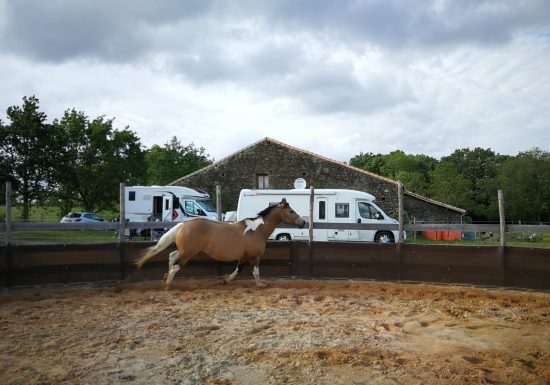 Aire de stationnement Les Crins au Bord du Lac