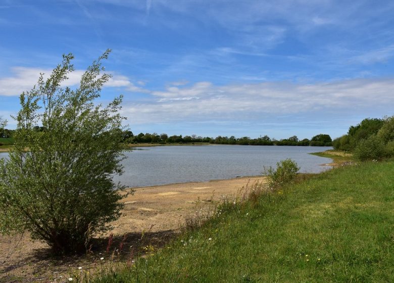 TRAIL AROUND THE POND OF MOTTES