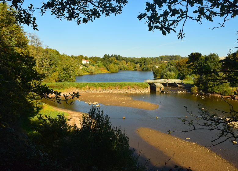 Le lac de moulin Papon nord au départ de l&rsquo;arrêt de bus ligne 10, « la Berthelière ».