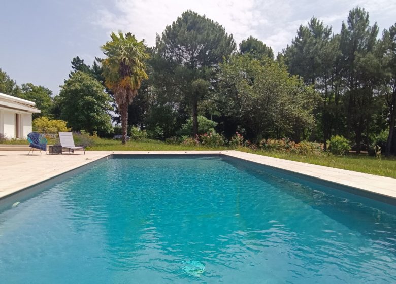 5* VILLA WITH PRIVATE POOL IN A LARGE WOODED PARK IN THE HEART OF THE VENDÉE
