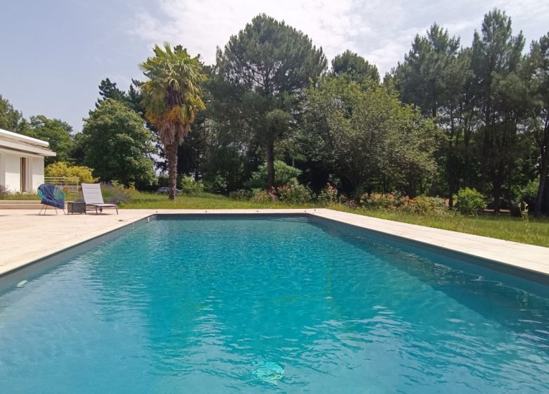 VILLA 5* AVEC PISCINE PRIVÉE DANS UN GRAND PARC ARBORÉ AU CŒUR DE LA VENDÉE