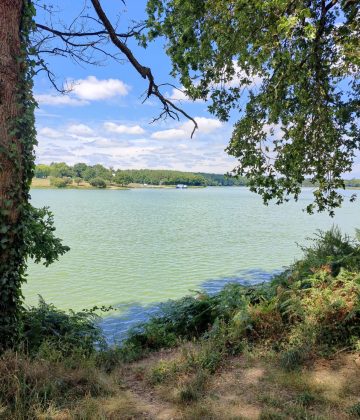 Boucle en vélo. Le barrage du Lac de Moulin Papon, par le grand parc de Rivoli