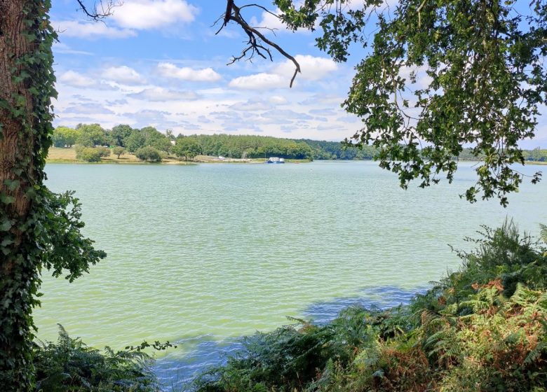 Boucle en vélo. Le barrage du Lac de Moulin Papon, par le grand parc de Rivoli