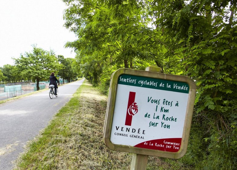 BIKE TOUR FROM LA ROCHE-SUR-YON TO AIZENAY