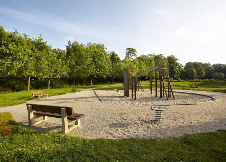 SIMONE MOLLET LEISURE AREA PICNIC AREA