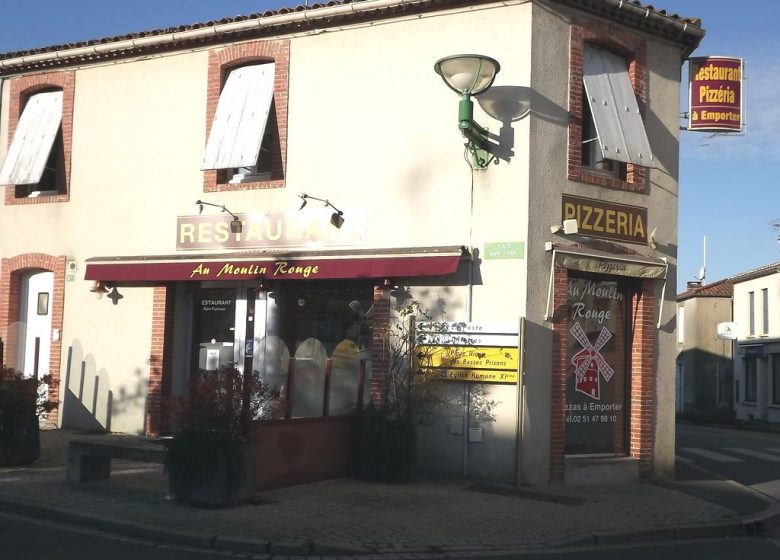 Au Moulin Rouge