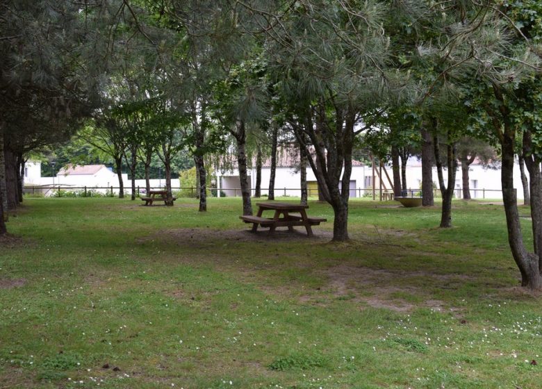 PARC DE LA TOURNERIE PICNIC AREA