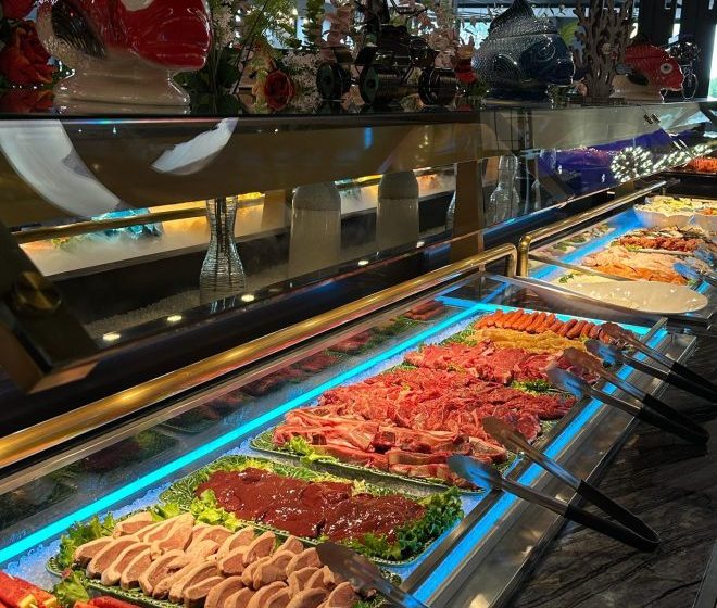 Au grand buffet 85