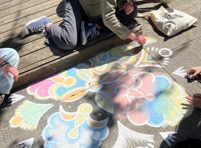 Atelier « Rencontre et coloriage » avec un artiste de rue, Ali