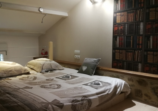 « La Case à Poules » – Les Crins au bord du lac